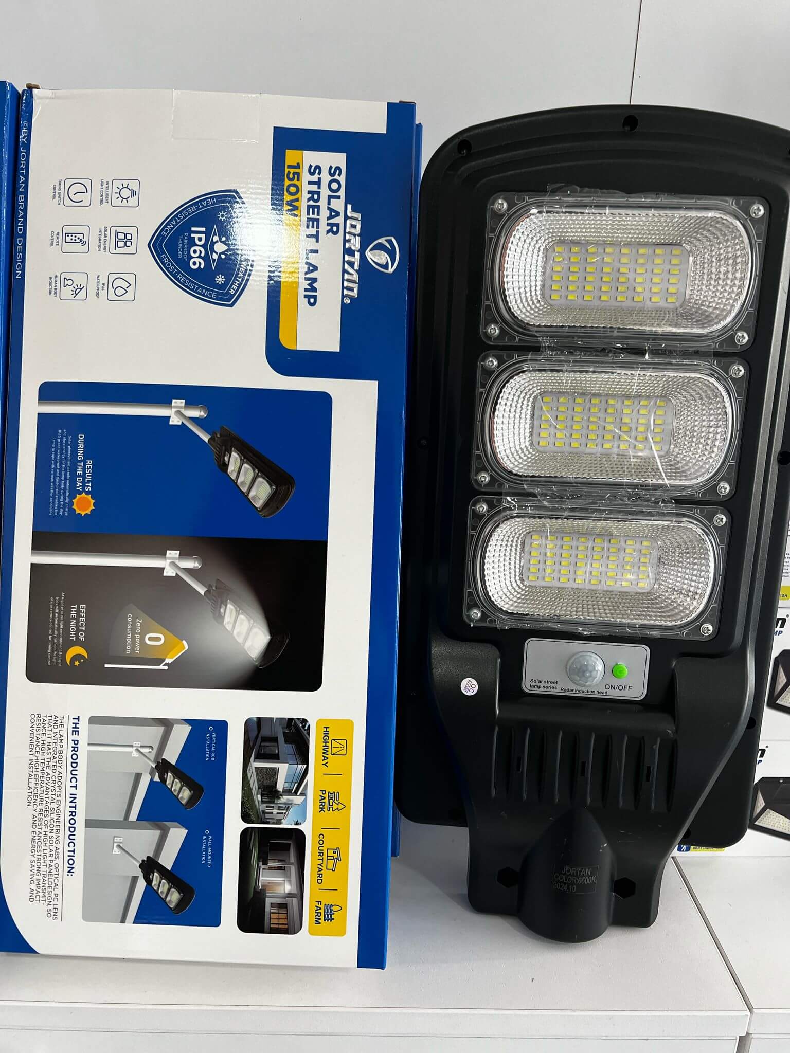 Lampa solara 150 W Jortan, telecomanda, panou integrat - 1 | YEO