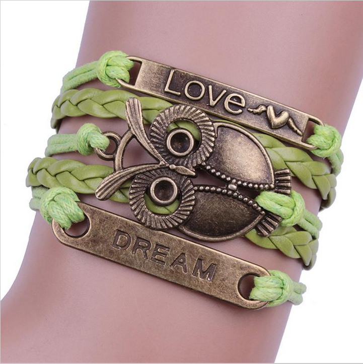 Set 3 bratari martisor cu accesorii si bratara piele