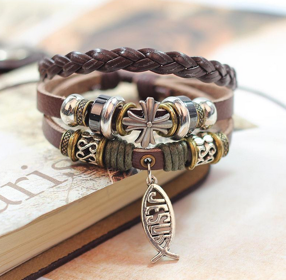 Set 3 bratari martisor cu accesorii si bratara piele