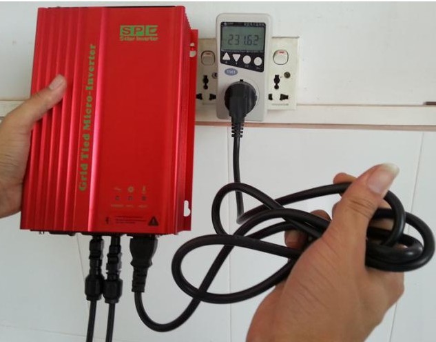 Priza contor de energie electrica cu afisaj 220V/10A si alarma pentru limita sarcina
