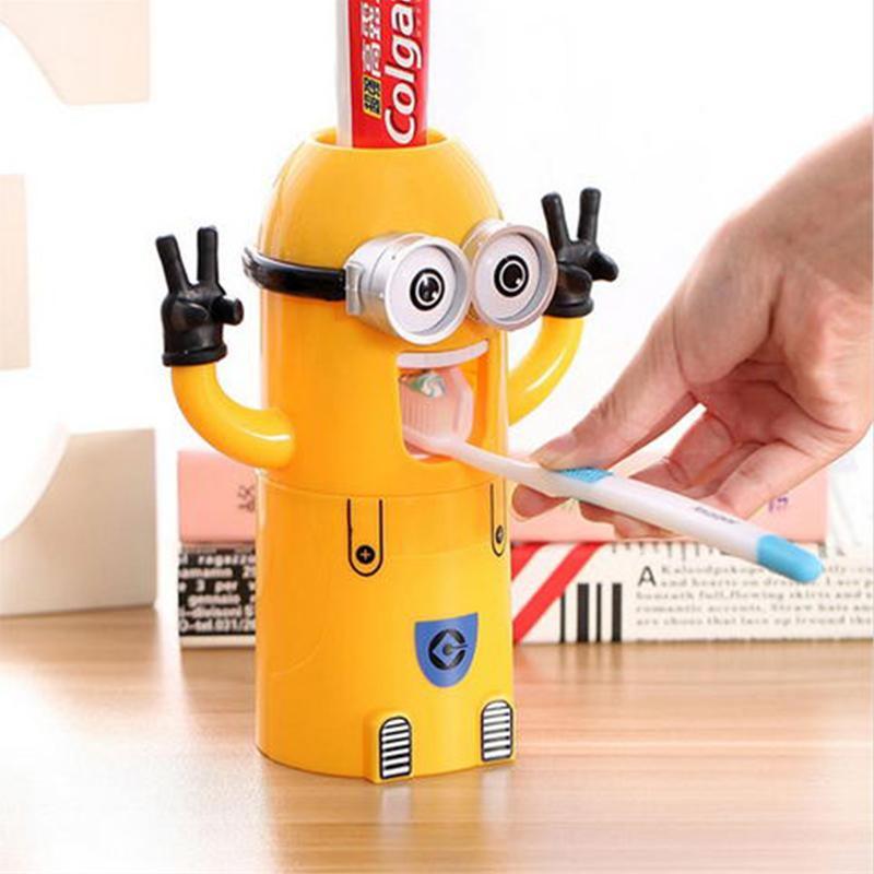 Dozator pasta de dinti cu suport pentru 2 periute, model Minions