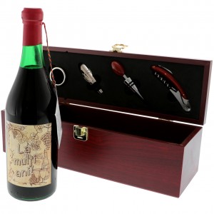 Cutie lemn pentru sticla de vin cu 4 accesorii