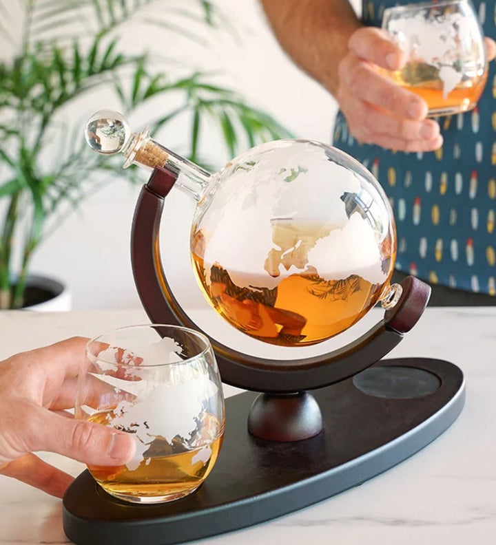 Decantor Globe cu 2 pahare, Suport din lemn