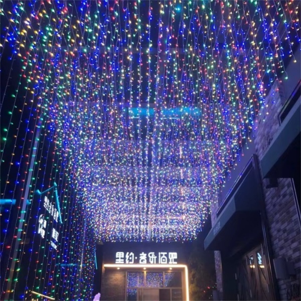 Instalatie LED cu franjuri lungi 1 M, Lungime 25 M, 500 LED, Multicolor