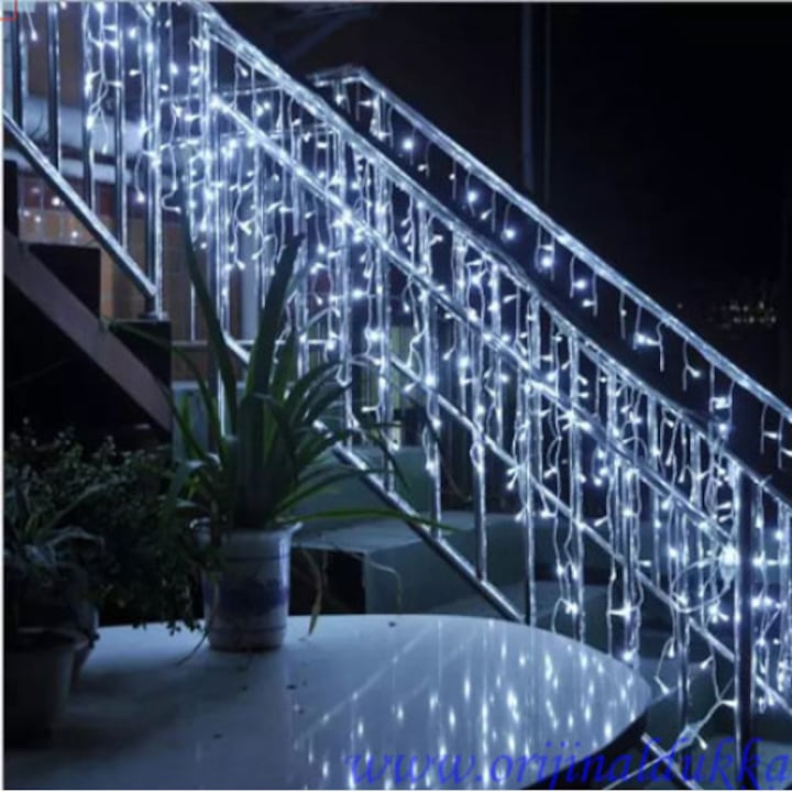 Instalatie LED cu franjuri lungi 1 M, Lungime 25 M, 500 LED, Alb Rece