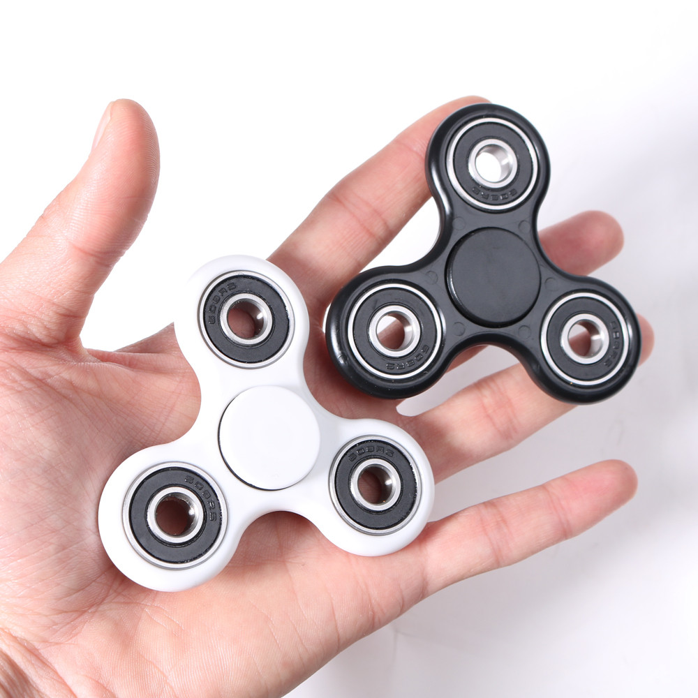 Jucarie antistres Fidget Spinner - ajuta la cresterea concentrarii