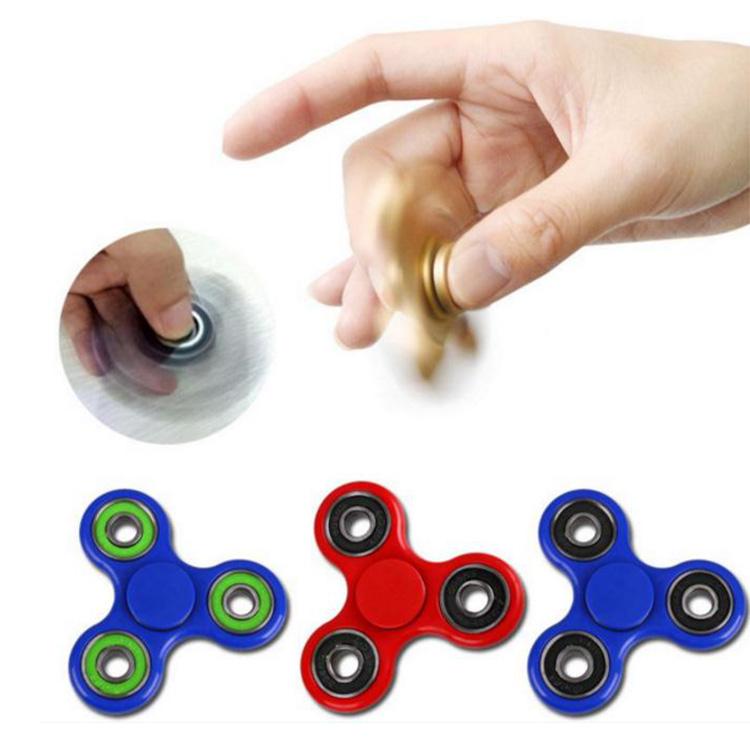 Jucarie antistres Fidget Spinner - ajuta la cresterea concentrarii