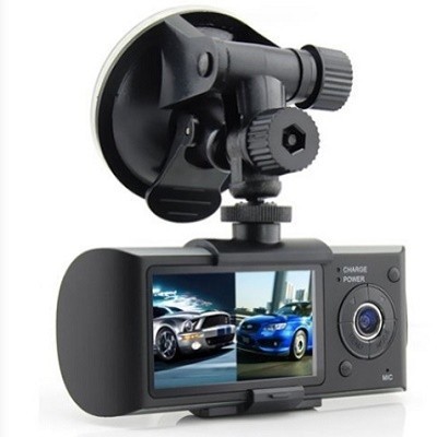 Camera auto HD cu filmare fata-spate si modul GPS