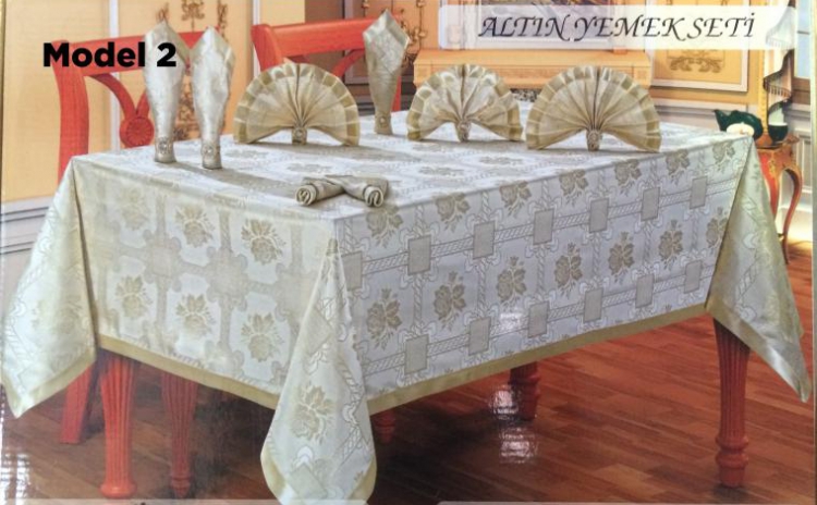 Set elegant fata de masa 12 persoane cu servetele si inele