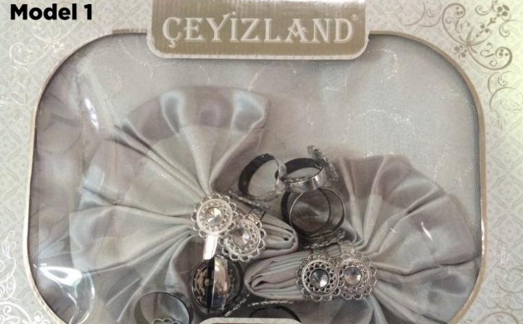 Set elegant fata de masa 12 persoane cu servetele si inele