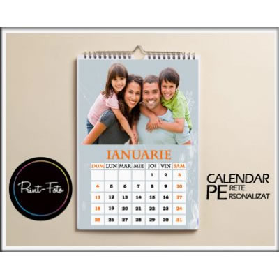 Calendar de perete 21x30 cm personalizat cu 13 poze si text pe coperta